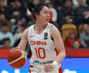 MK体育-女篮赢10分！有3人却开心不起来，表现糟糕 令人失望